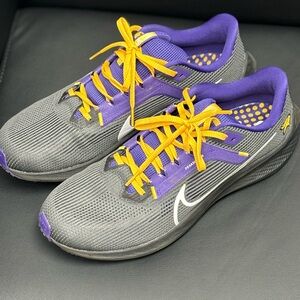 Unisex Minnesota Vikings Nike Anthracite Zoom Pegasus 40 Running Shoe